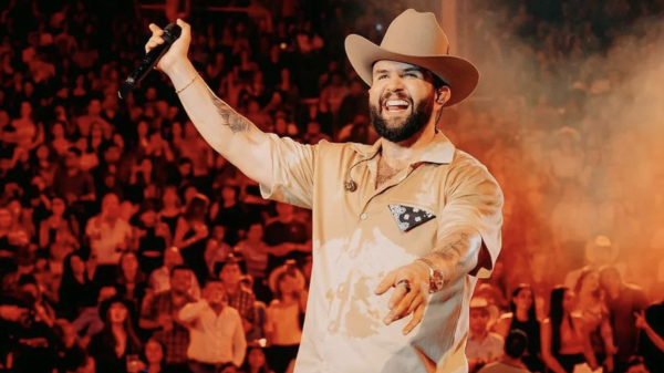 Carín León desbordó Bogotá con una noche histórica de música, energía y emoción